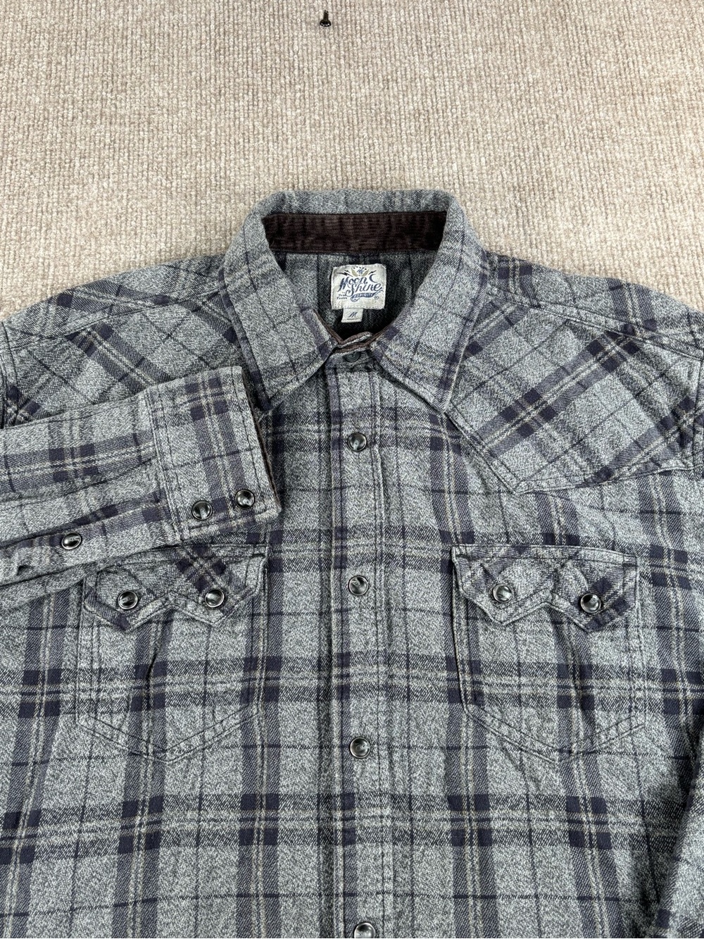 Brad Paisley Moon Shine Spirits Medium Long Sleeve Pearl Snap Flannel Shirt